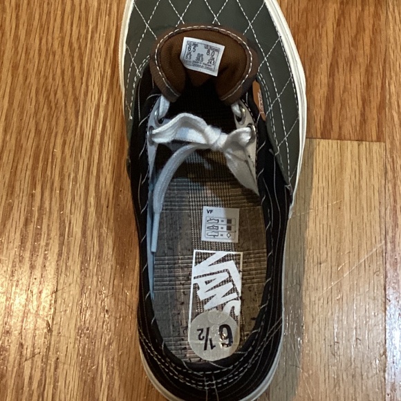 Vans Low Tops⭐️ - Picture 5 of 5